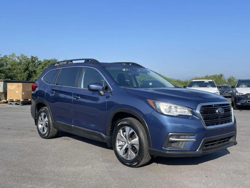 2022 Subaru Ascent Premium photo 1