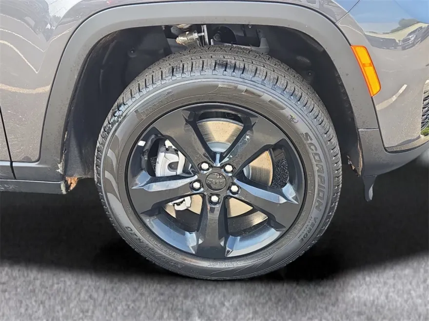 2025 Jeep Grand Cherokee Limited photo 1