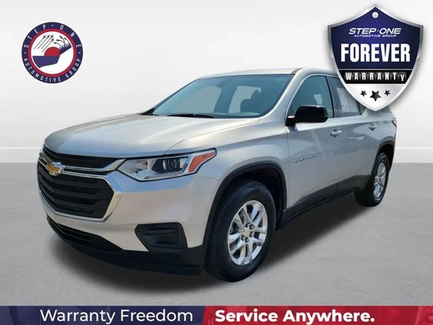 2021 Chevrolet Traverse LS photo 1