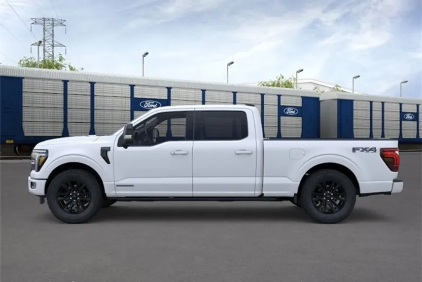 2025 Ford F-150 Platinum photo 1