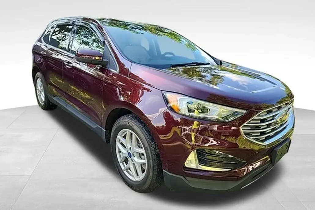2022 Ford Edge SEL photo 1
