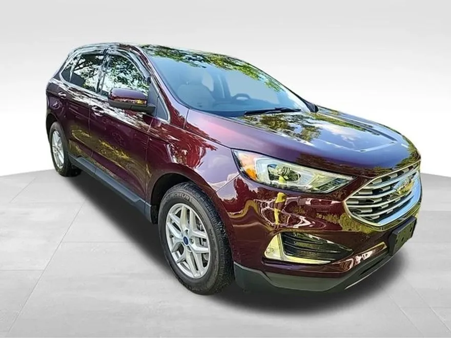 2022 Ford Edge SEL photo 1