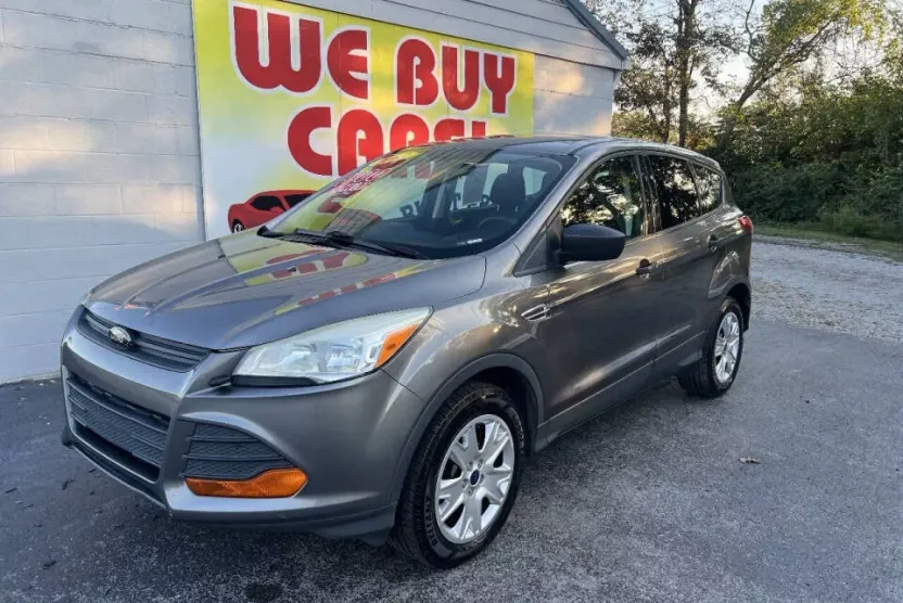 2013 Ford Escape S photo 1