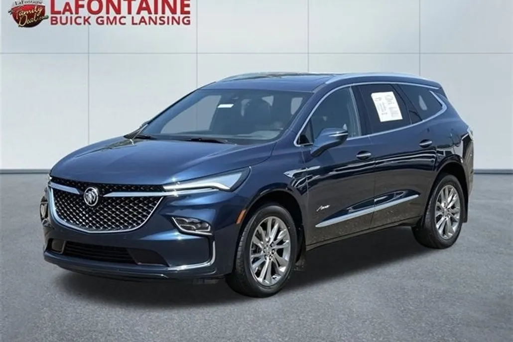2023 Buick Enclave Avenir photo 1