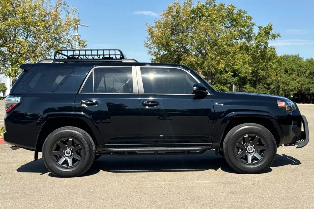 2022 Toyota 4Runner SR5 Trail photo 1