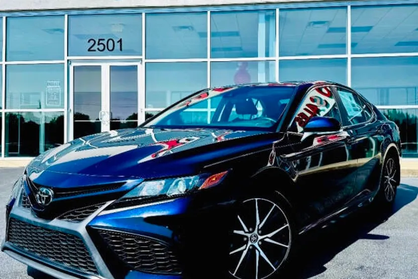 2022 Toyota Camry SE photo 1