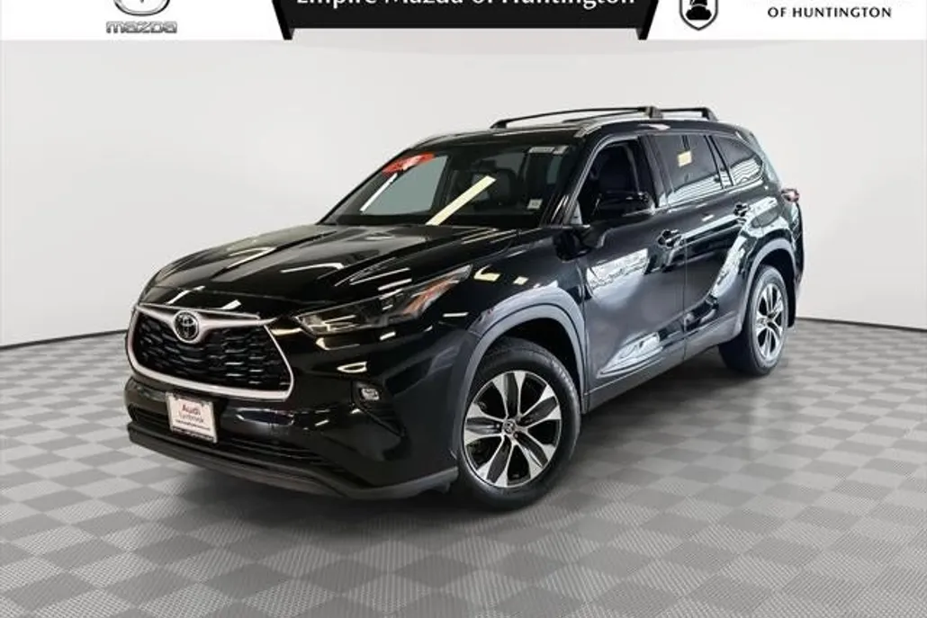 2022 Toyota Highlander XLE photo 1