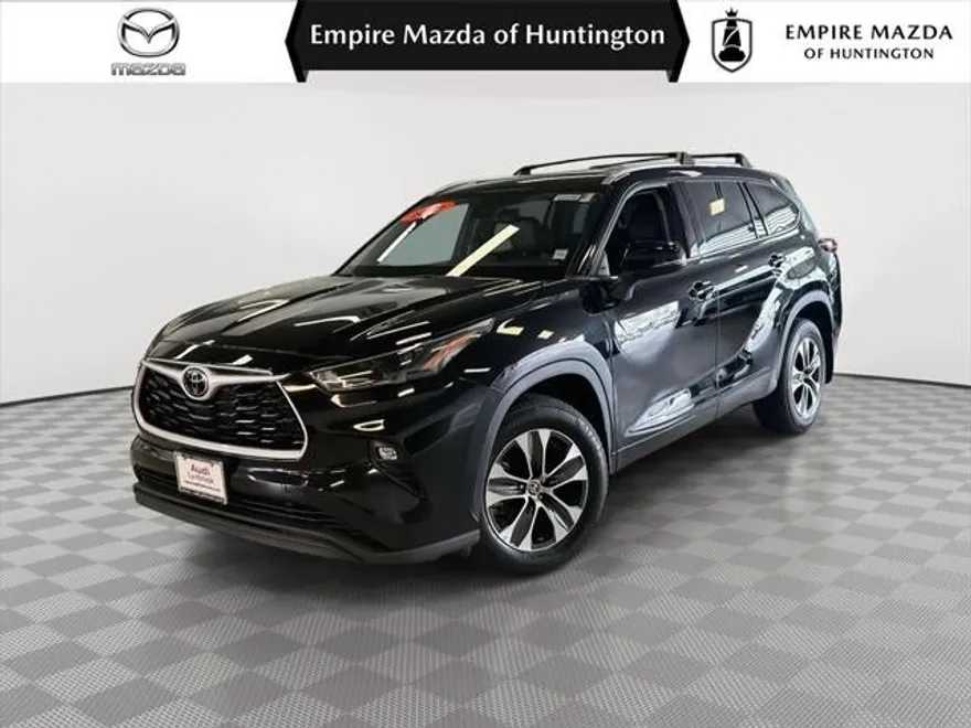 2022 Toyota Highlander XLE photo 1