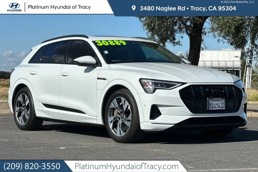 2022 Audi e-tron Premium photo 1