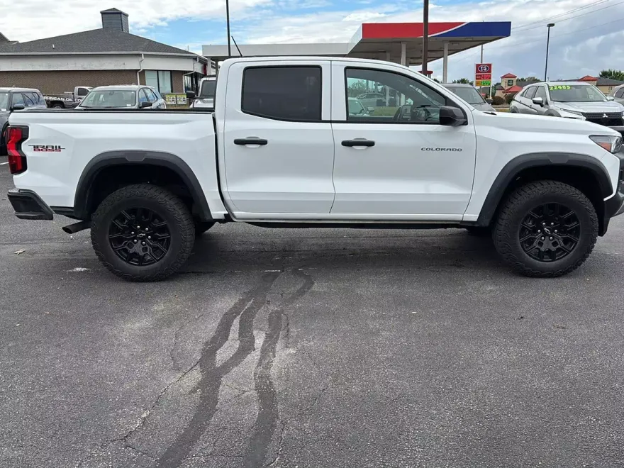 2024 Chevrolet Colorado Trail Boss photo 1