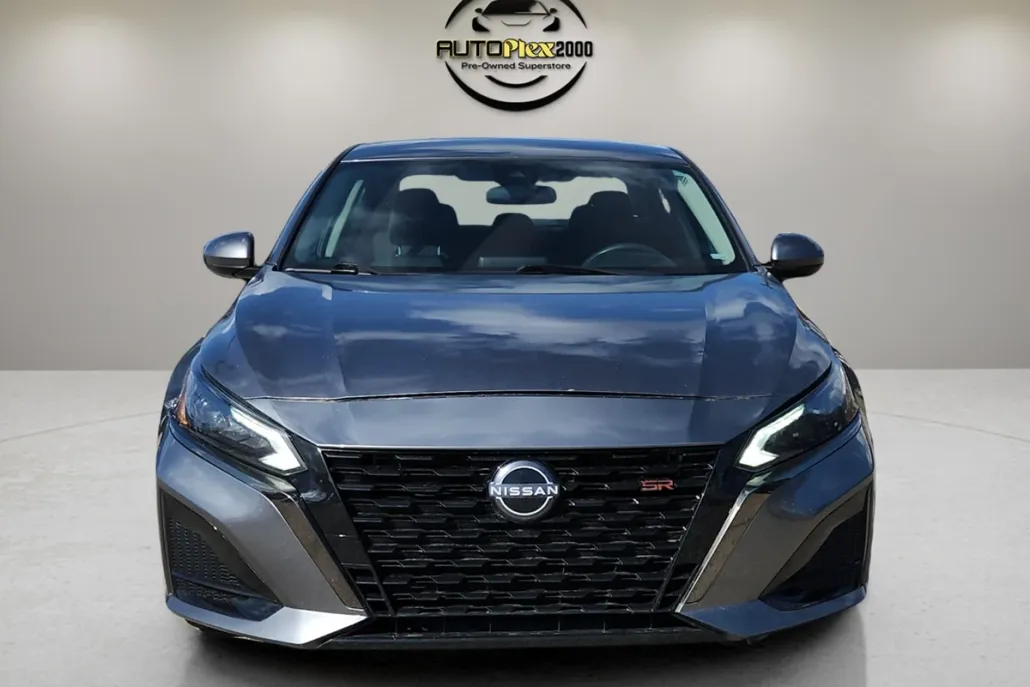 2023 Nissan Altima 2.5 SV photo 1