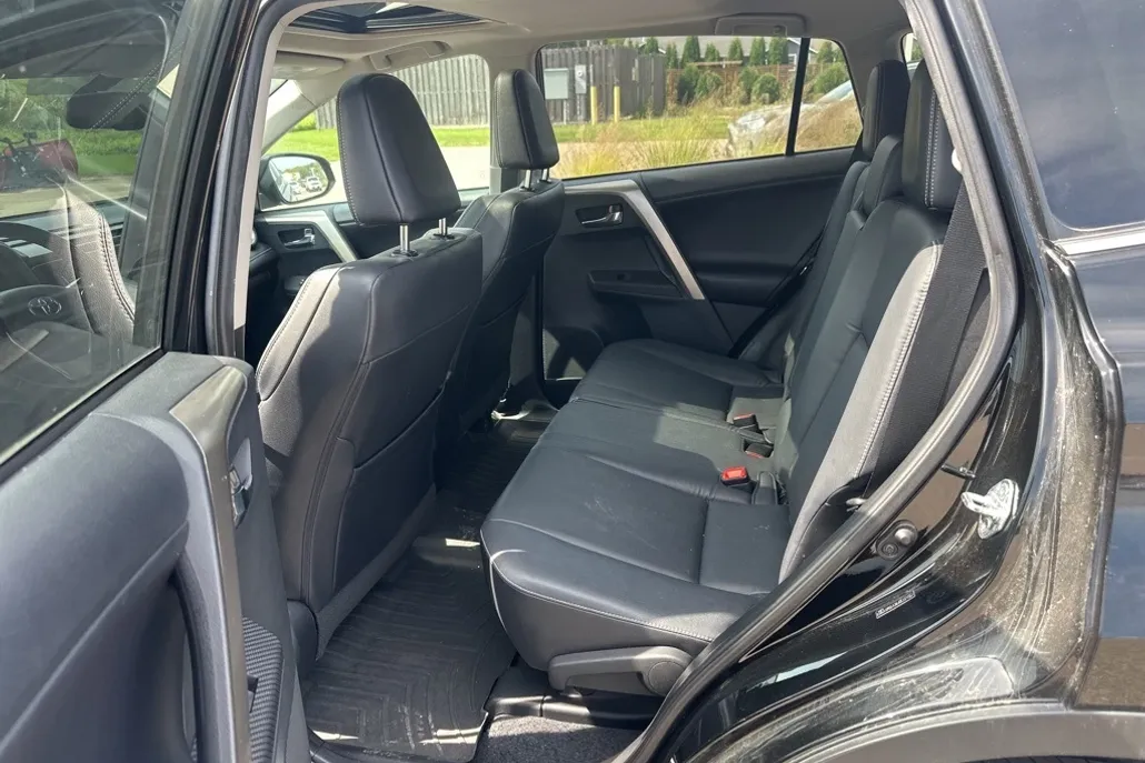 2013 Toyota RAV4 Limited photo 1