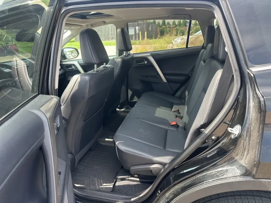 2013 Toyota RAV4 Limited photo 1
