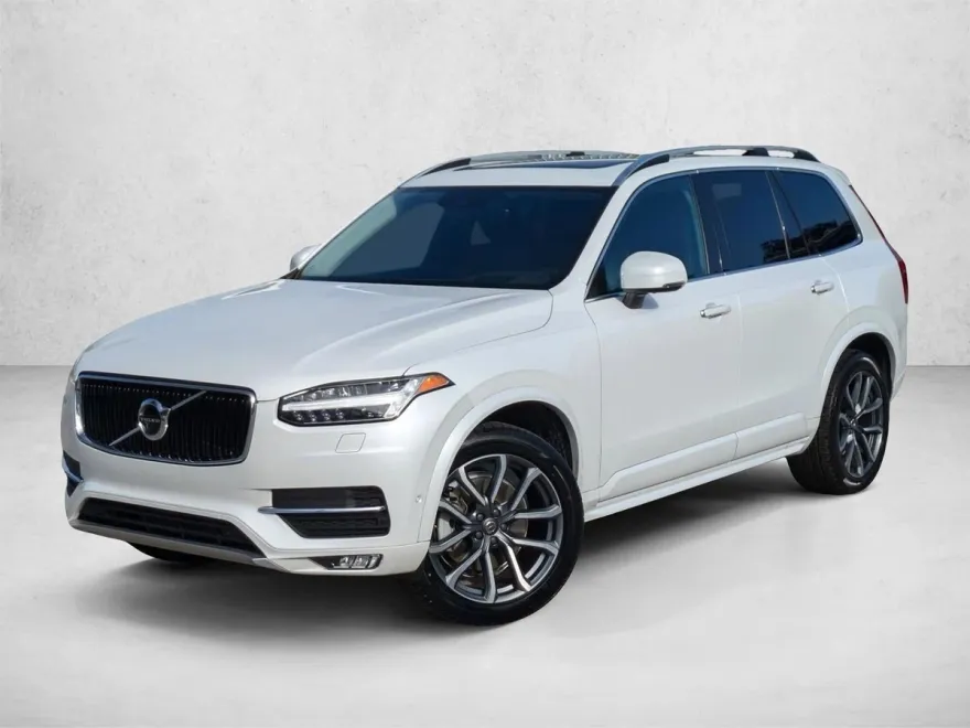 2019 Volvo XC90 T6 AWD Momentum photo 1