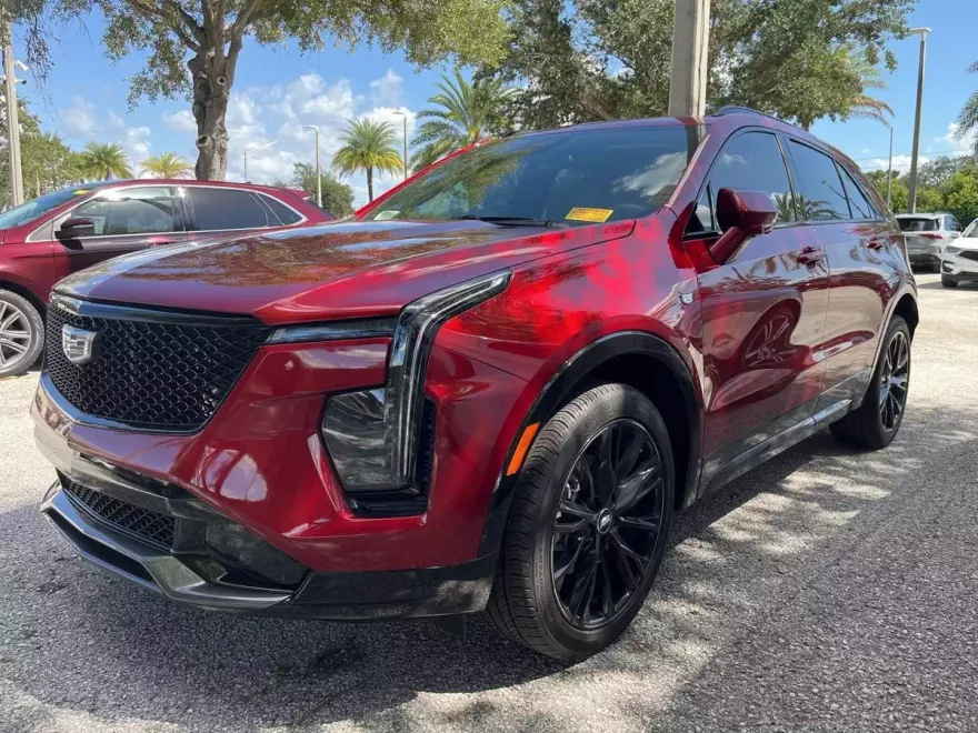 2025 Cadillac XT4 Sport photo 1