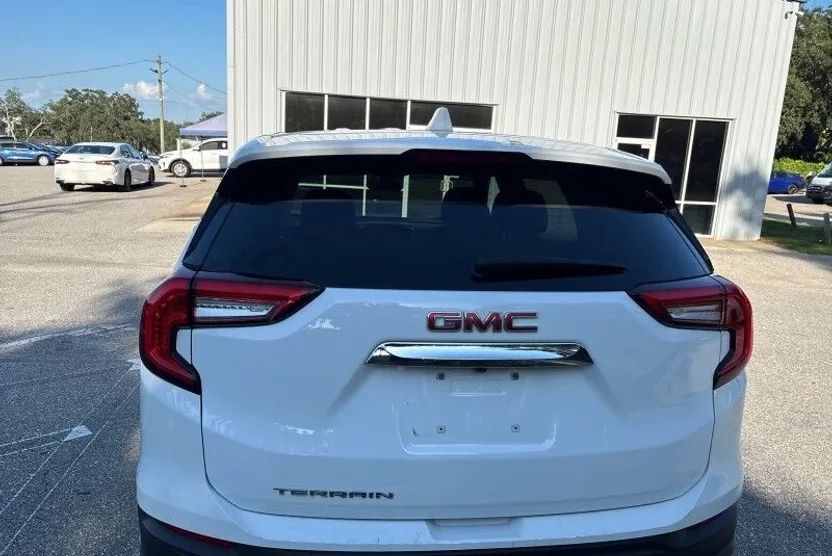 2024 Gmc Terrain SLE photo 1