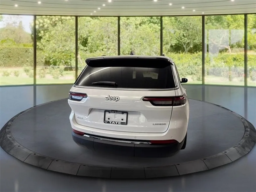 2025 Jeep Grand Cherokee Laredo photo 1