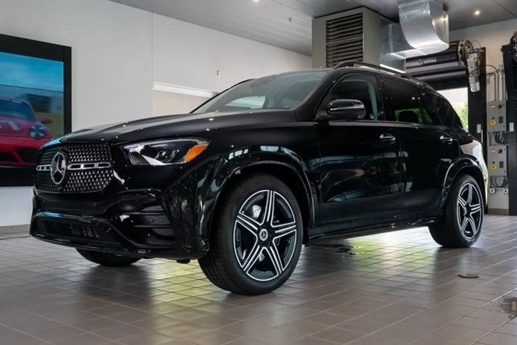 2026 Mercedes Benz GLE 450 4MATIC photo 1