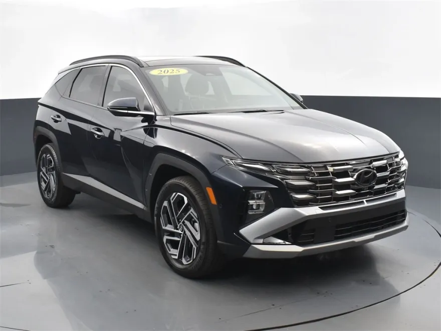 2025 Hyundai Tucson Hybrid Limited photo 1