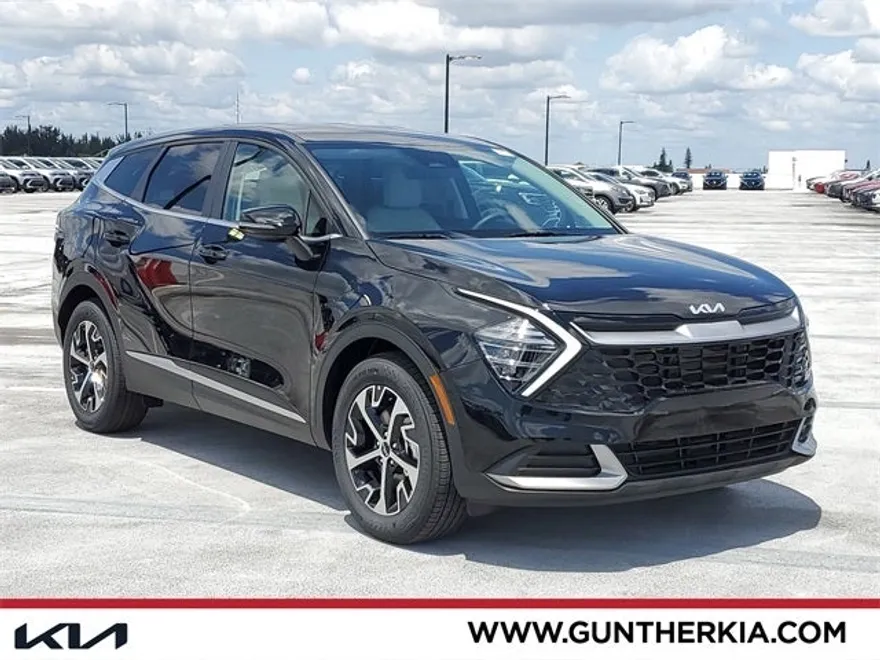 2025 Kia Sportage EX photo 1