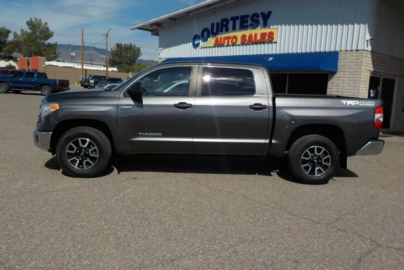 2014 Toyota Tundra SR5 photo 1