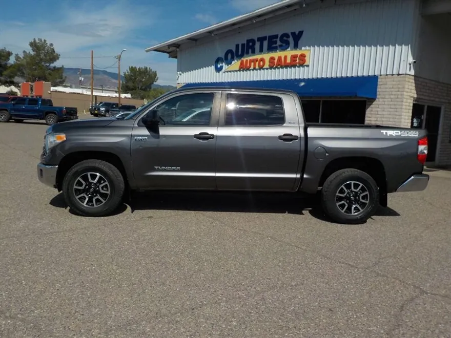2014 Toyota Tundra SR5 photo 1