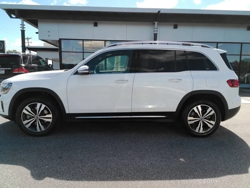 2025 Mercedes Benz GLB 250 4MATIC photo 1