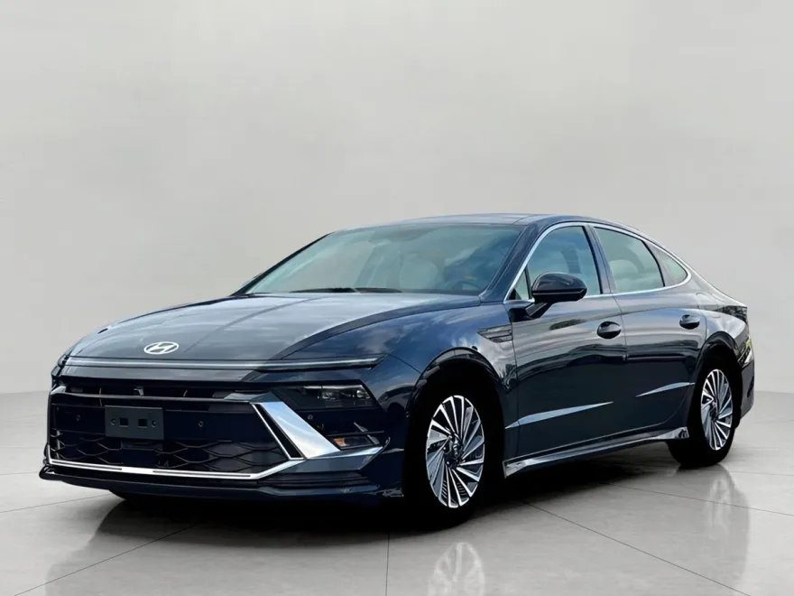 2025 Hyundai Sonata Hybrid Limited photo 1