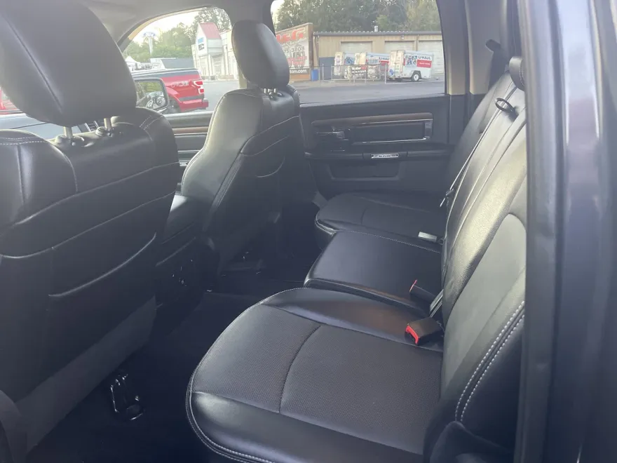 2017 Ram 1500 Laramie photo 1