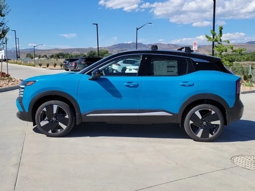 2026 Nissan Kicks SR photo 1