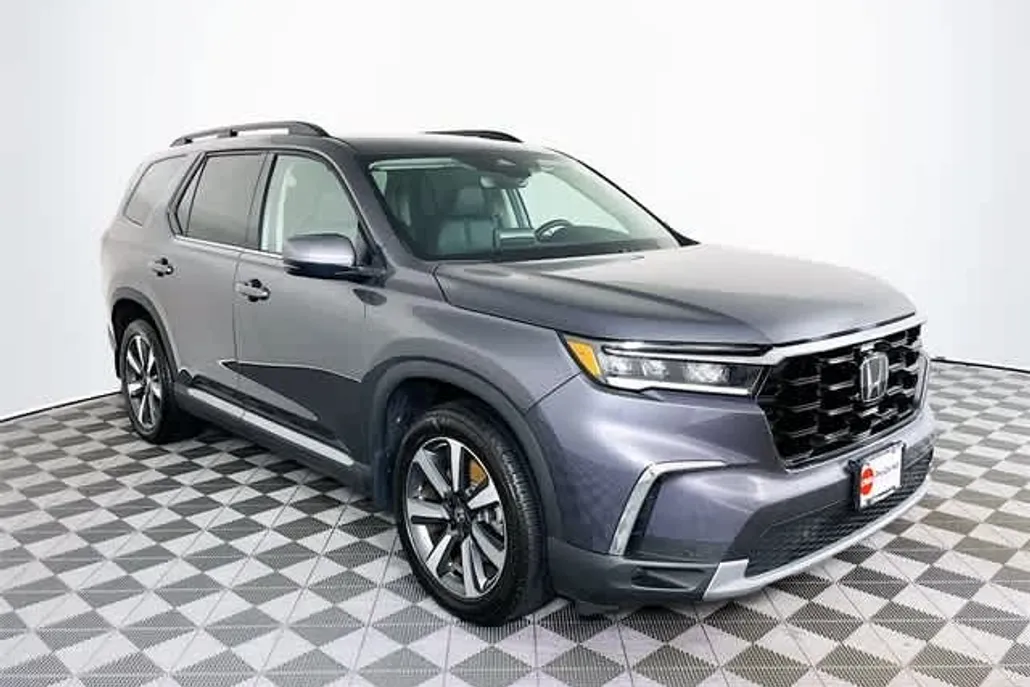 2025 Honda Pilot Touring photo 1