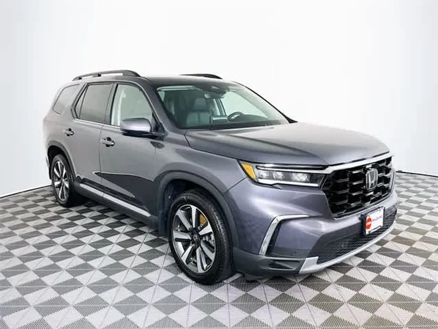 2025 Honda Pilot Touring photo 1
