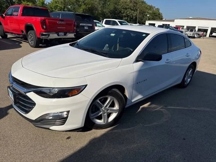 2020 Chevrolet Malibu LS photo 1
