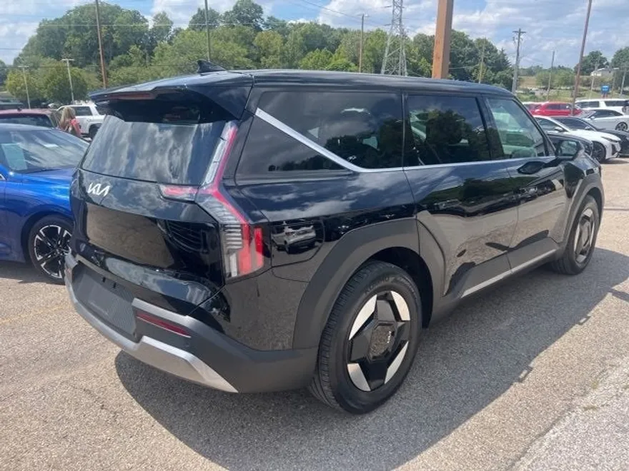2024 Kia EV9 Light Long Range photo 1