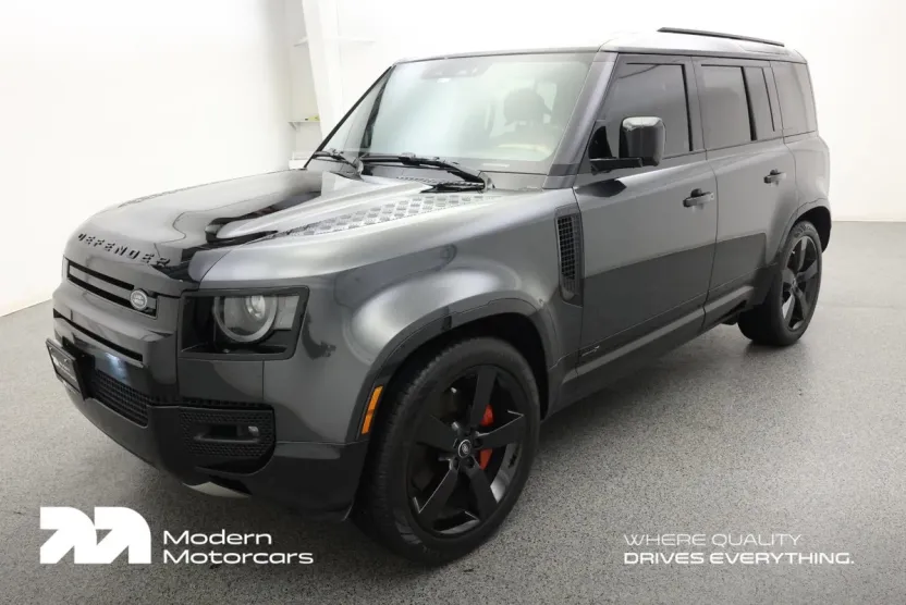 2025 Land Rover Defender X photo 1
