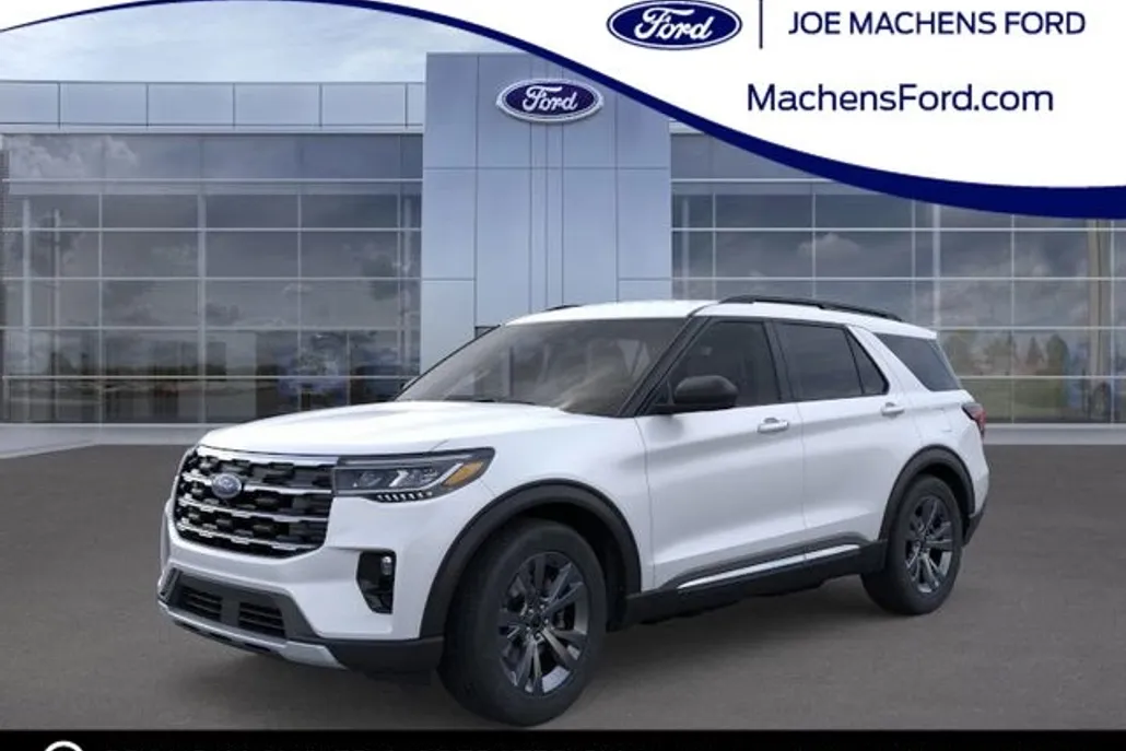 2025 Ford Explorer photo 1