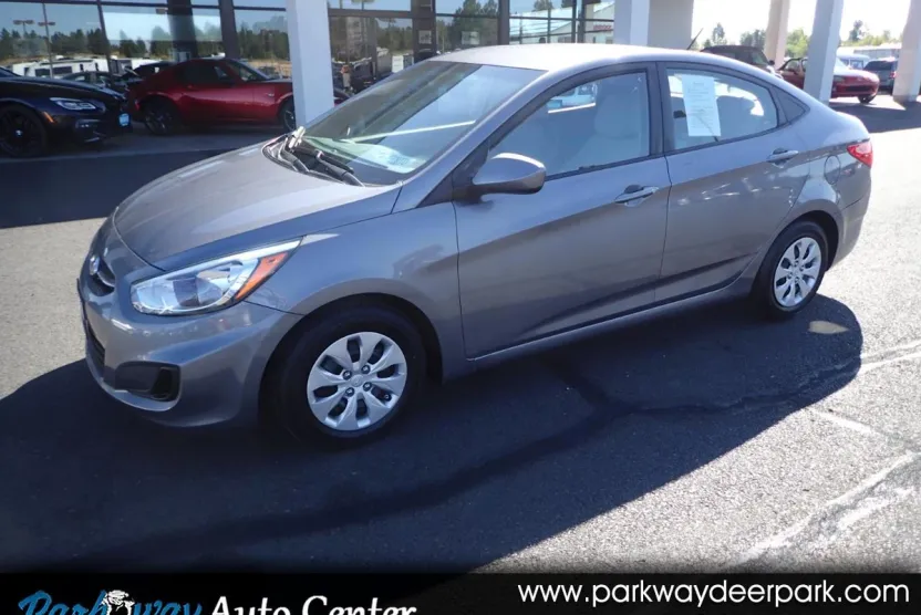 2016 Hyundai Accent SE photo 1