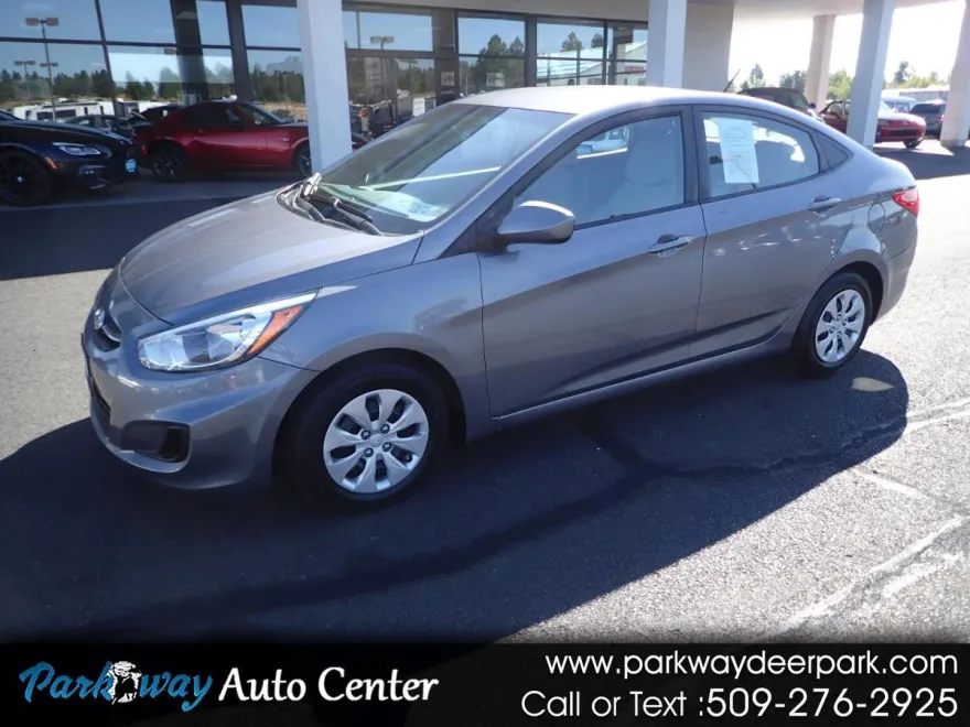 2016 Hyundai Accent SE photo 1