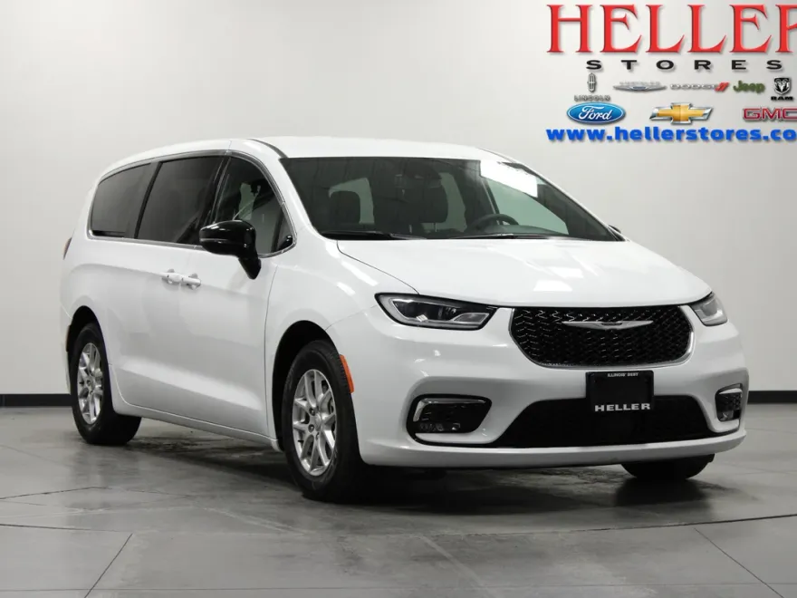2025 Chrysler Pacifica photo 1