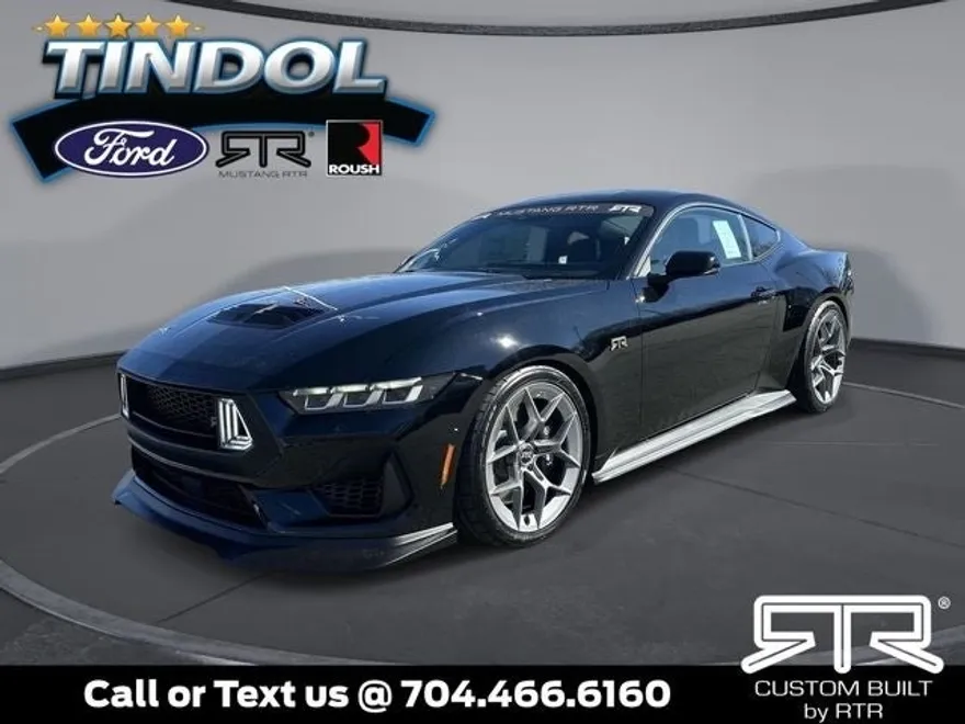 2024 Ford Mustang GT photo 1