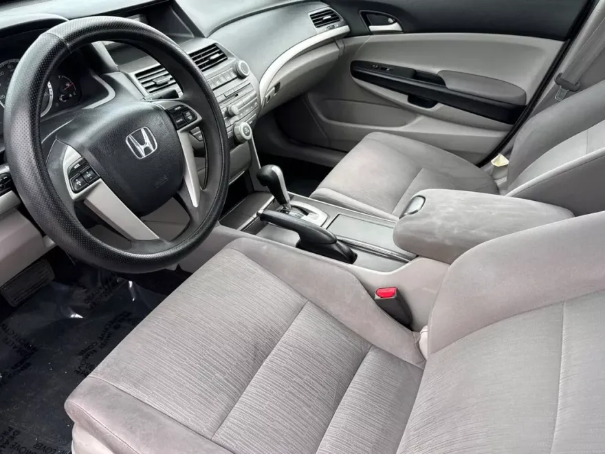 2012 Honda Accord LX-P photo 1