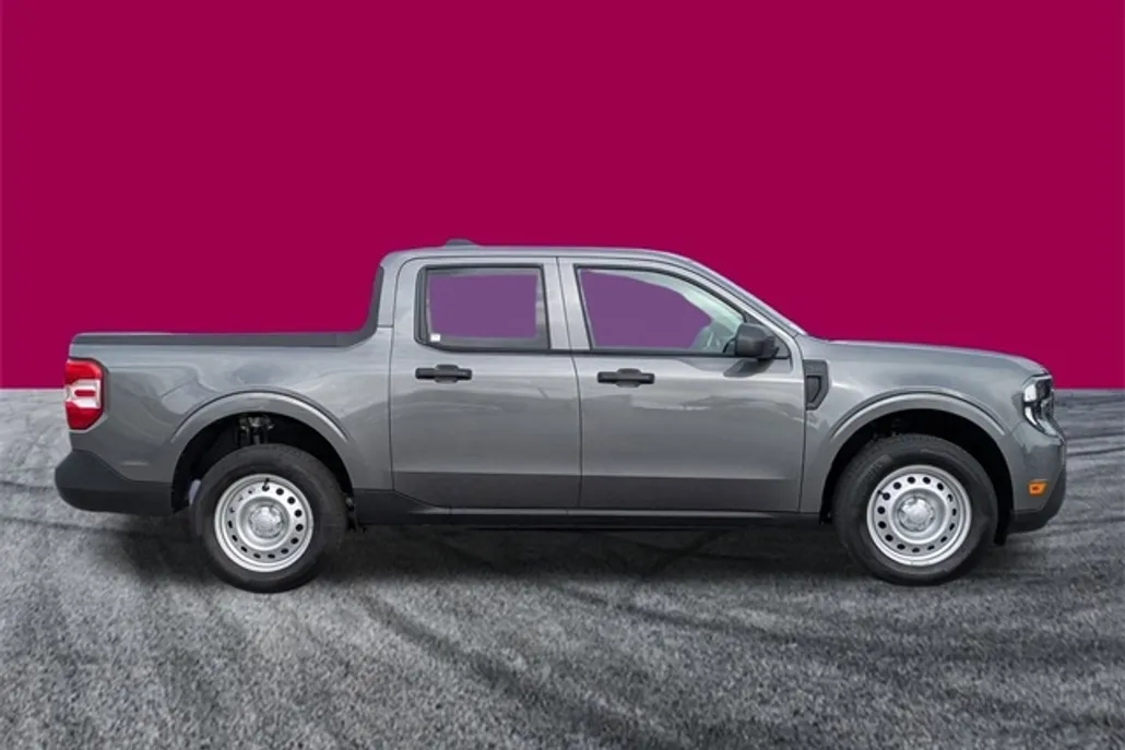 2025 Ford Maverick XL photo 1