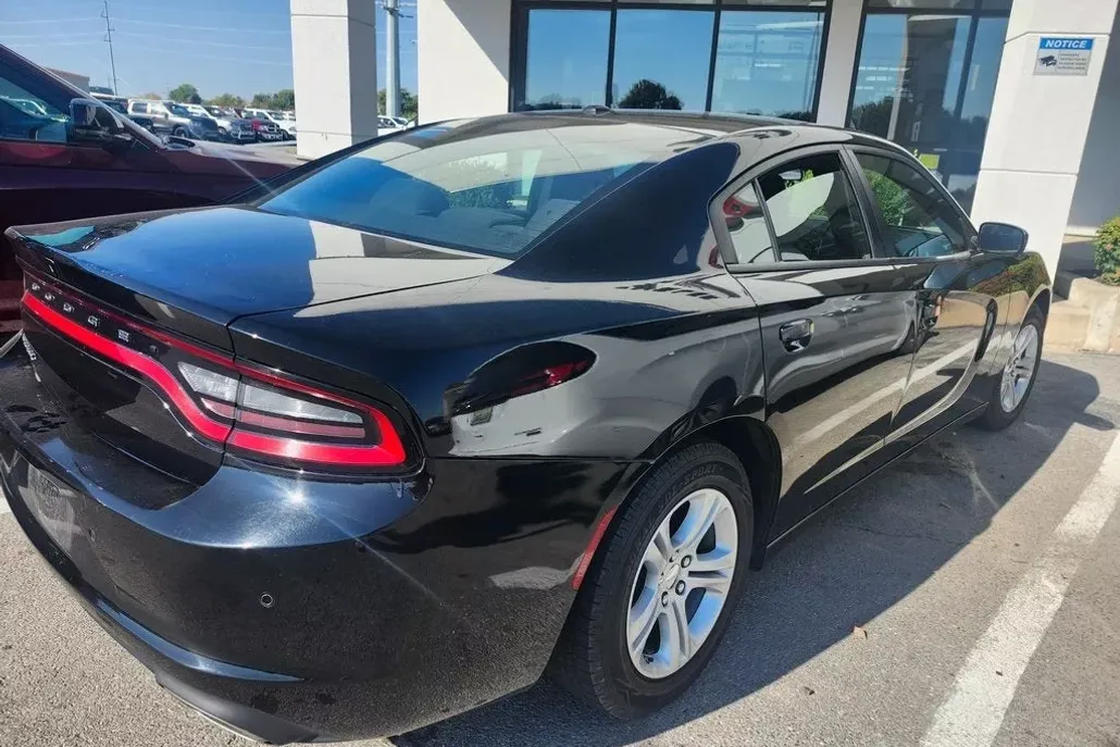 2022 Dodge Charger SXT photo 1