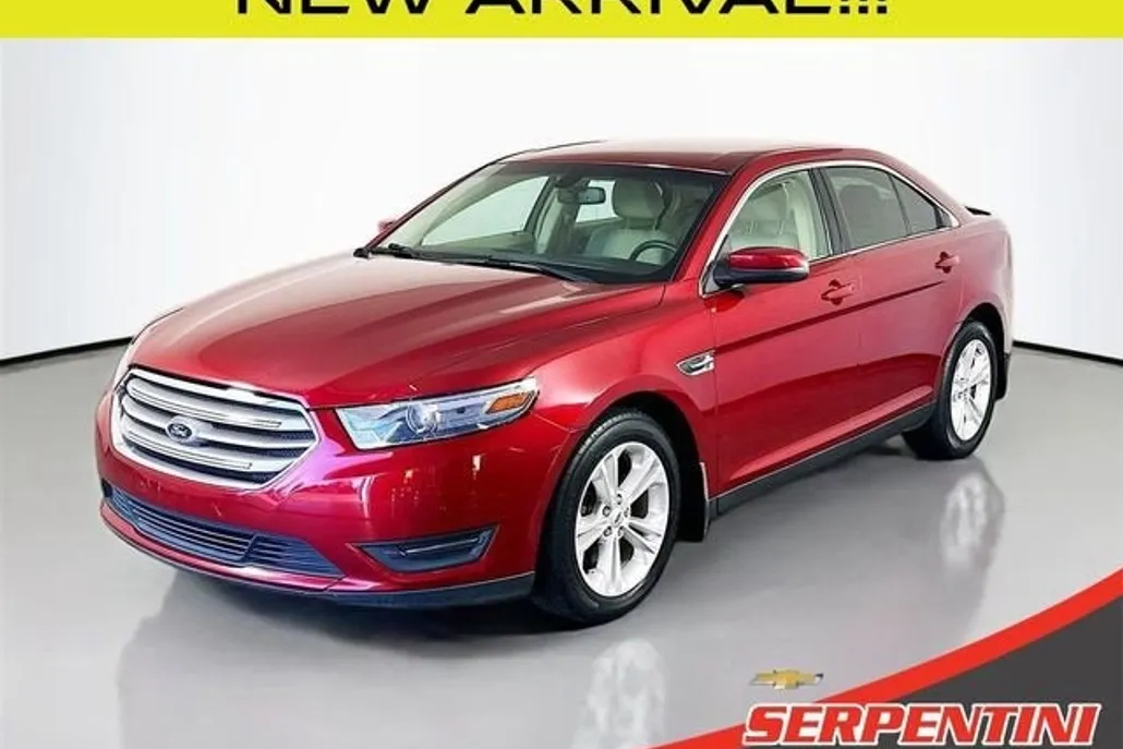 2015 Ford Taurus SEL photo 1