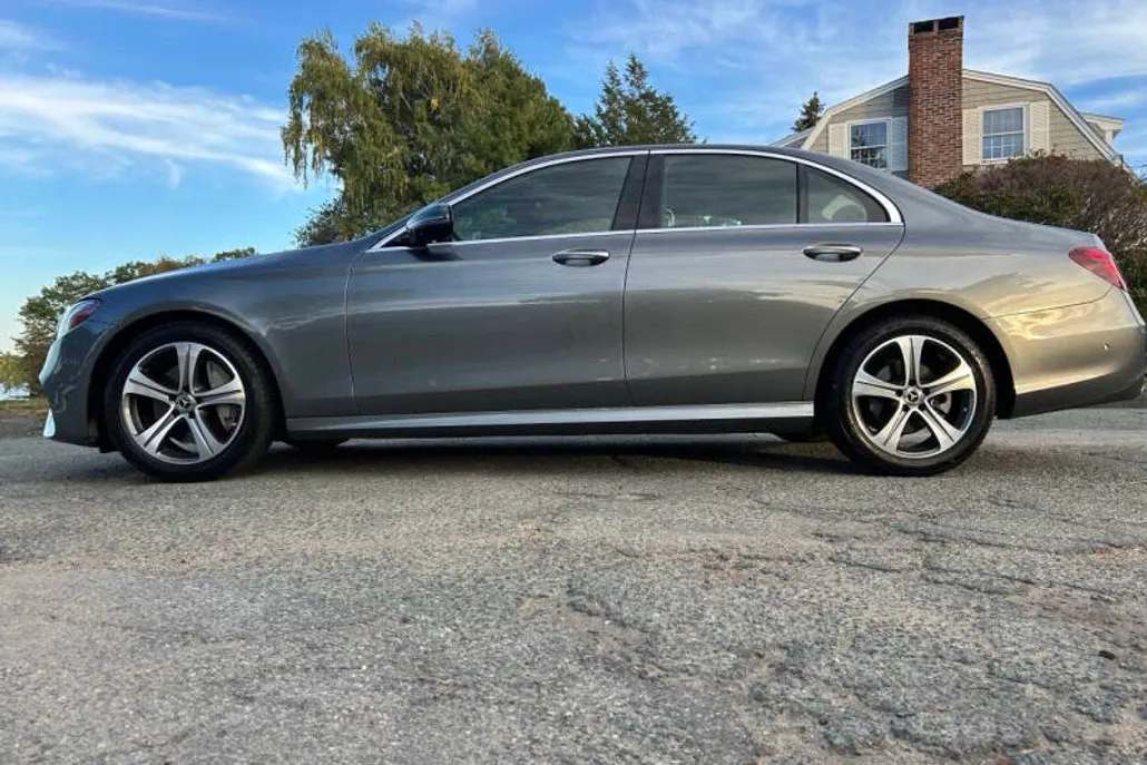 2020 Mercedes Benz E 350 4MATIC photo 1