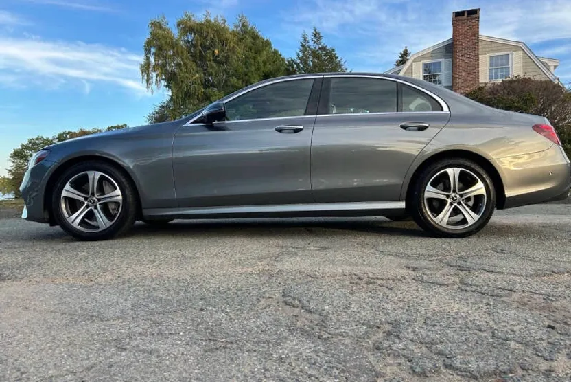 2020 Mercedes Benz E 350 4MATIC photo 1