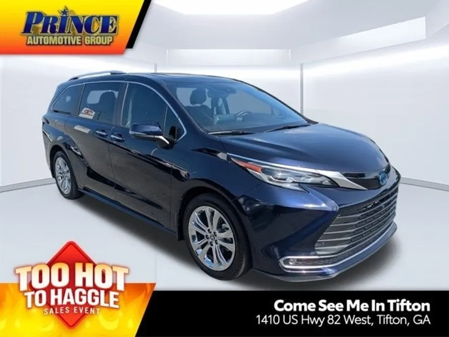 2024 Toyota Sienna Platinum photo 1