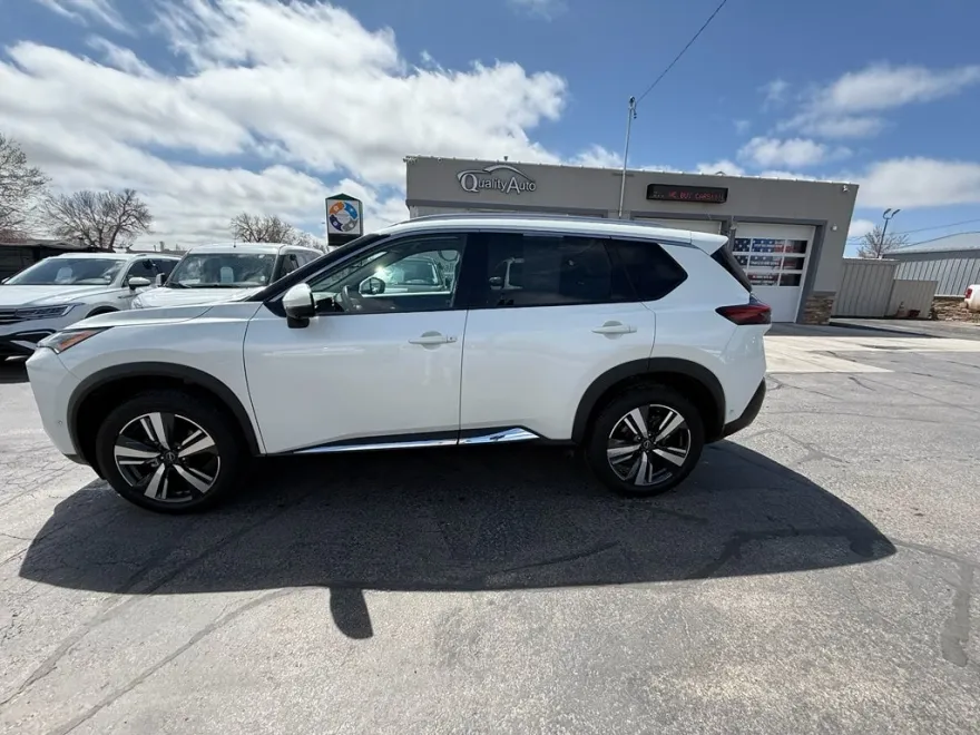 2023 Nissan Rogue SL photo 1