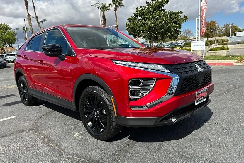 2026 Mitsubishi Eclipse Cross LE photo 1