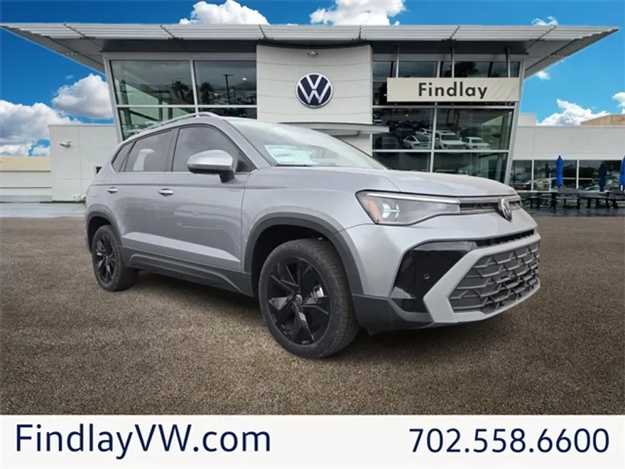 2025 Volkswagen Taos SE photo 1